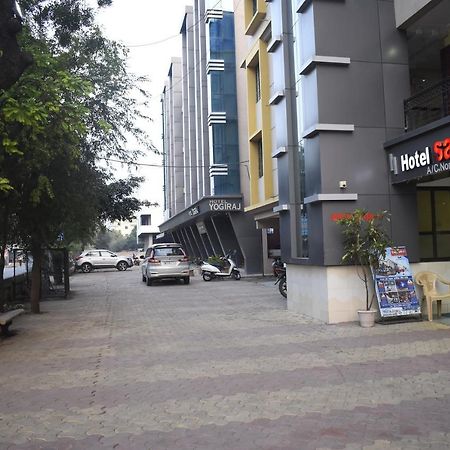 Hotel Sai Vishwa 舍地 外观 照片