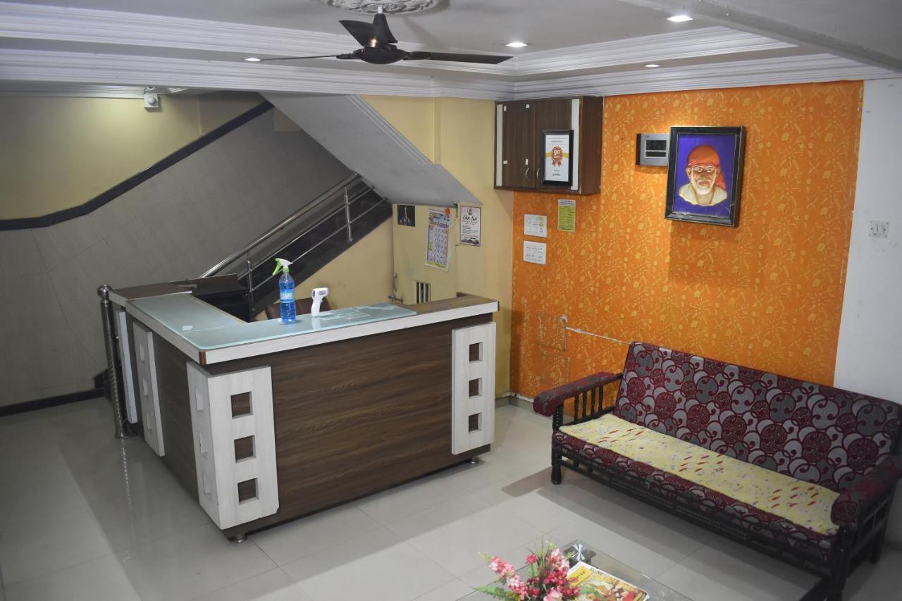 Hotel Sai Vishwa 舍地 外观 照片