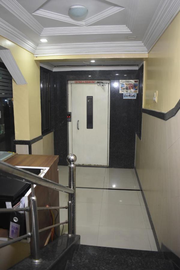 Hotel Sai Vishwa 舍地 外观 照片