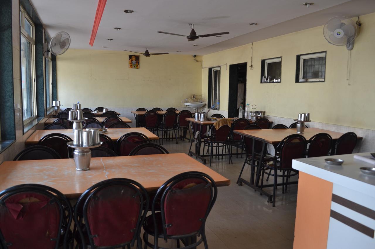 Hotel Sai Vishwa 舍地 外观 照片
