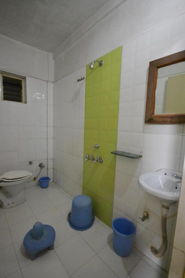 Hotel Sai Vishwa 舍地 外观 照片